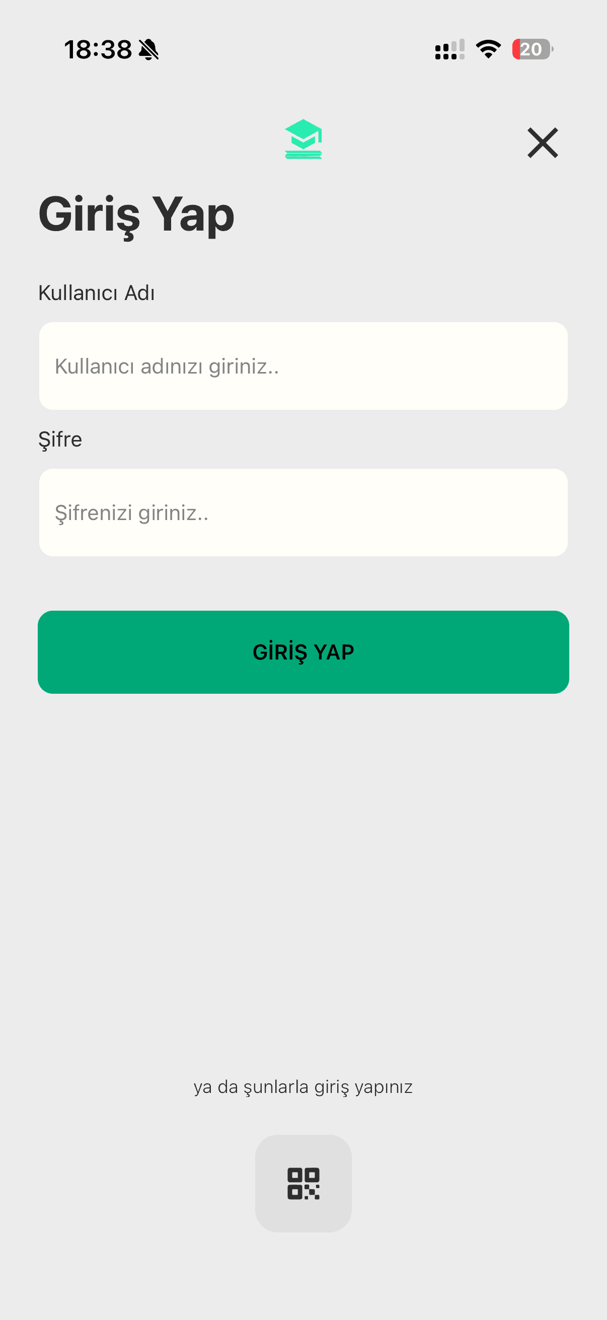 Okul+ giriş ekranının altındaki QR ile giriş düğmesi